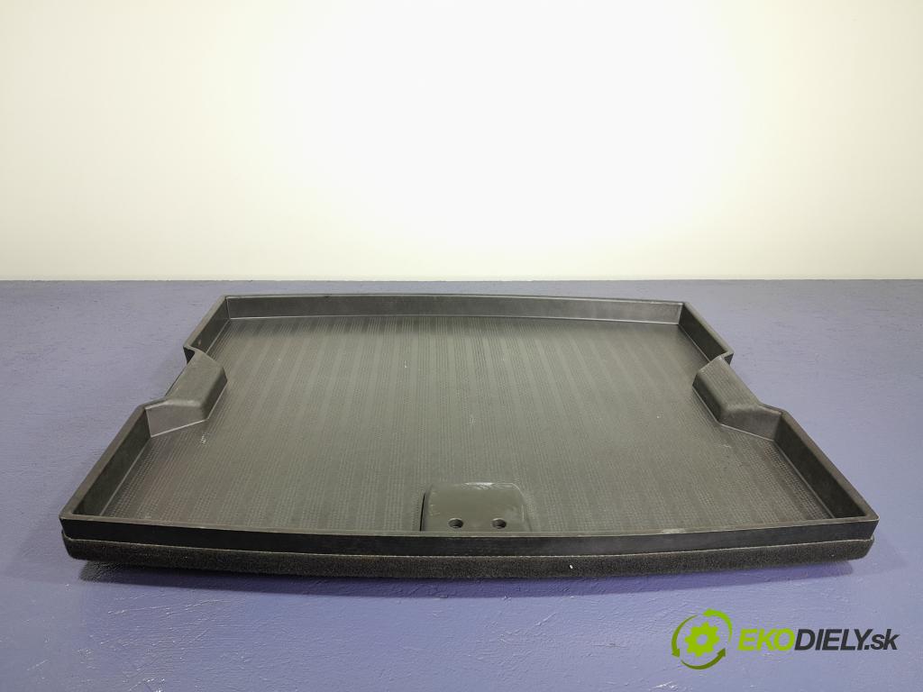 Audi A4 2010 koberec do auta 8K9861531