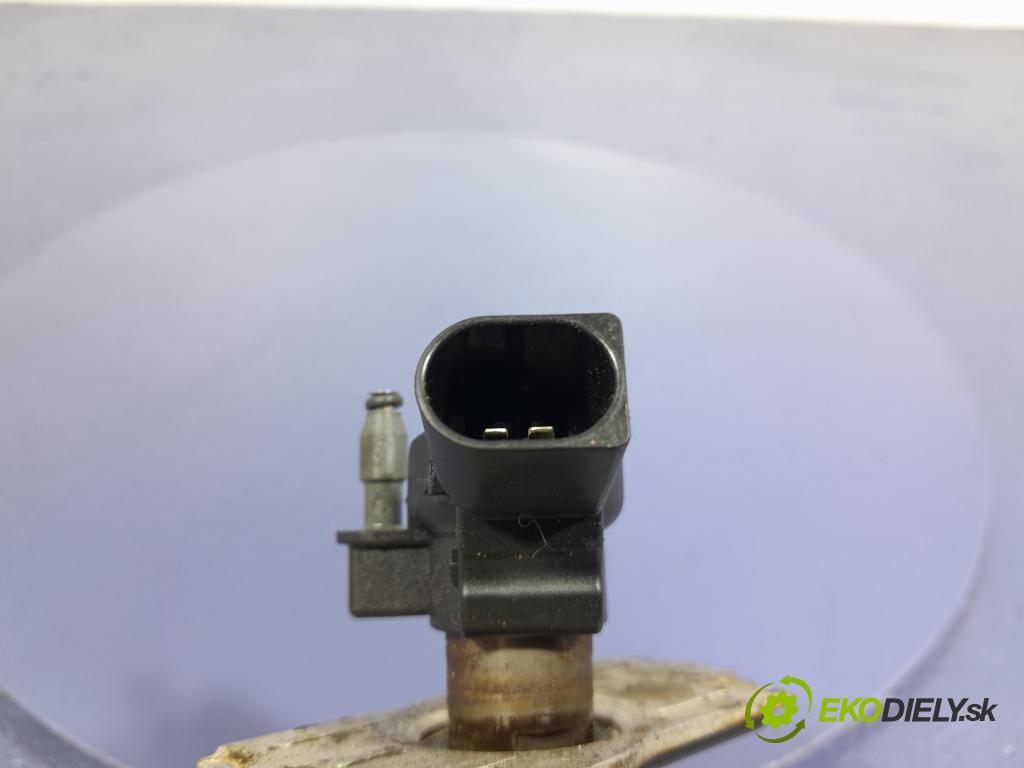 Audi A4 2010 vstrek 03L130277