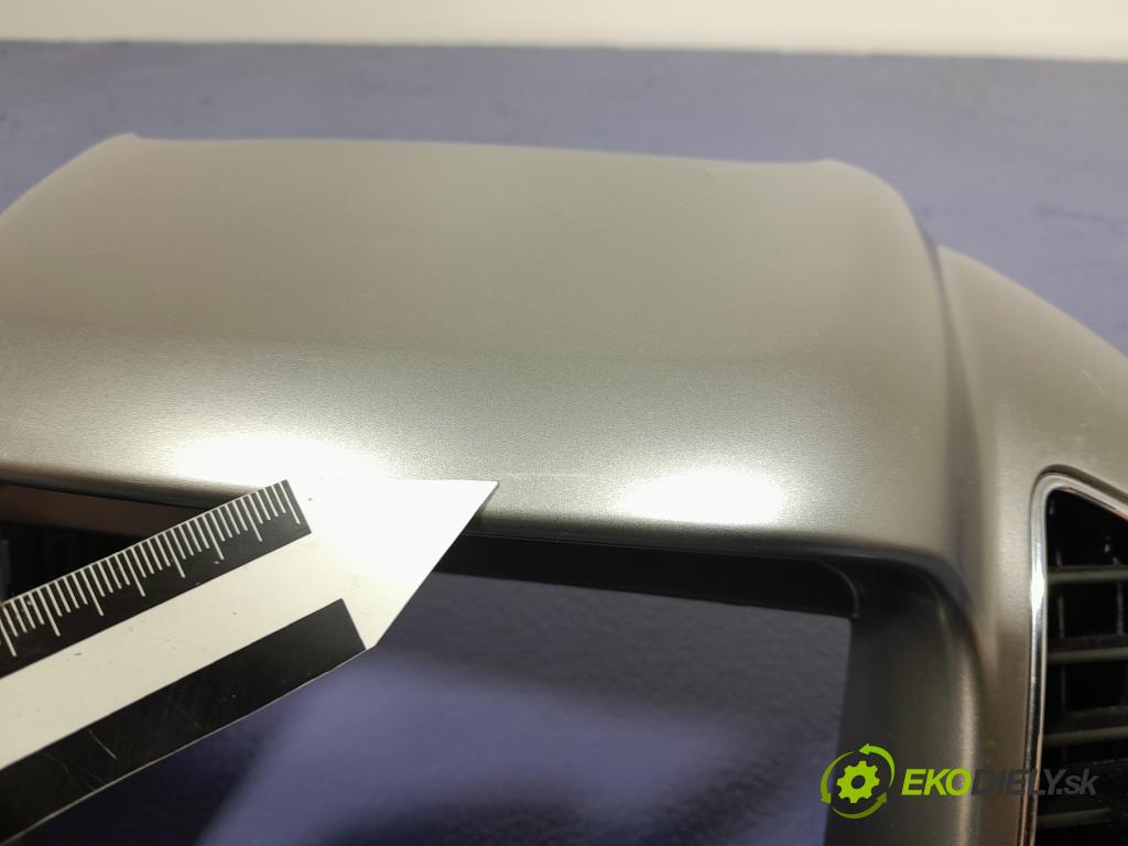 Chevrolet Captiva 2011 kryt Plast: Interiéry: 01