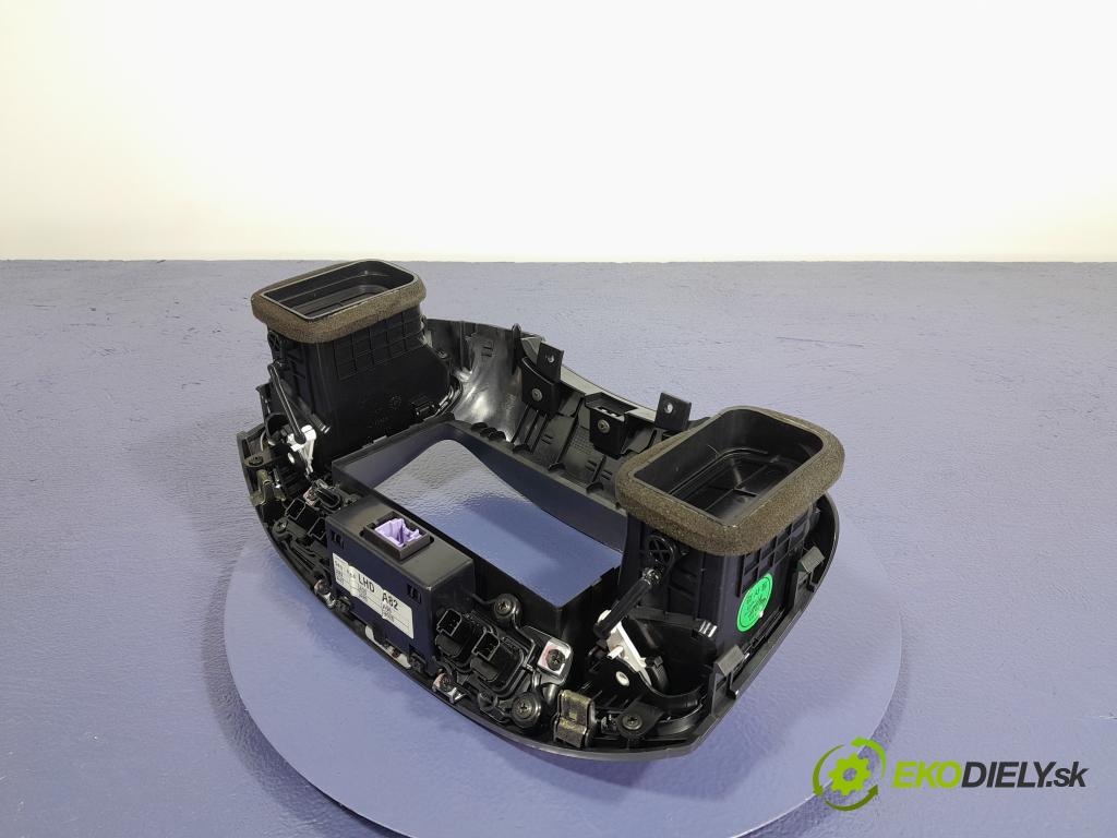 Chevrolet Captiva 2011 kryt Plast: Interiéry: 01