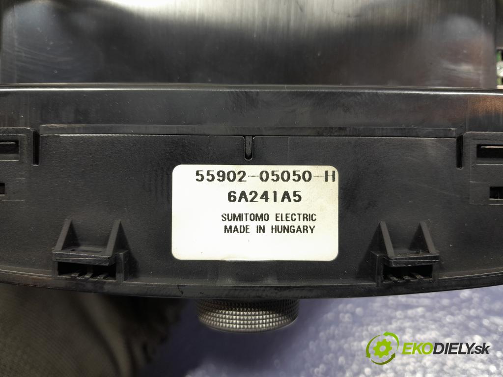 Toyota Avensis 2006 Radio I Navigácia: 86120-05081