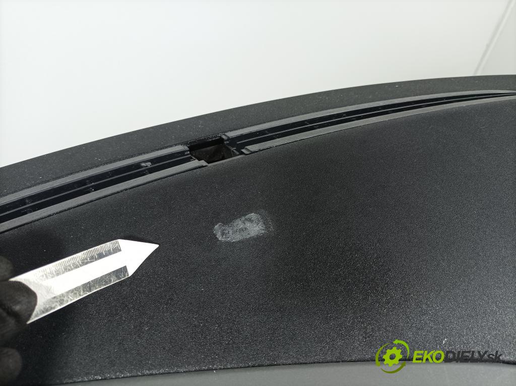 Seat Ibiza 2007 kokpit,pristrojová doska 01