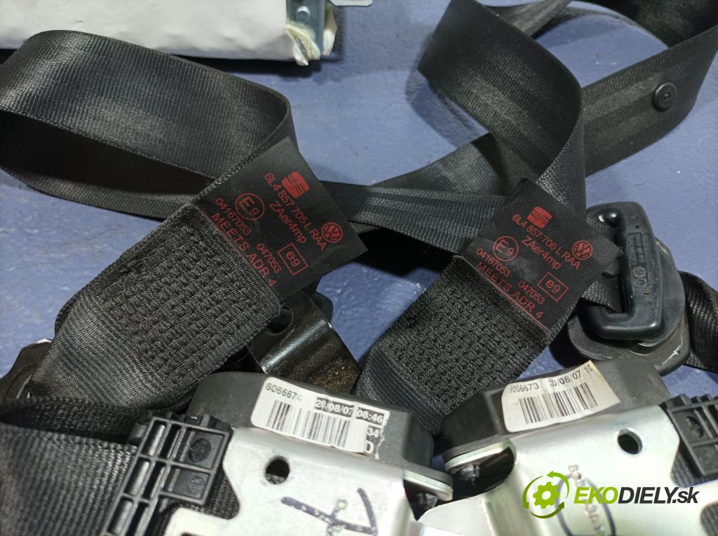 Seat Ibiza 2007 kokpit,pristrojová doska 01