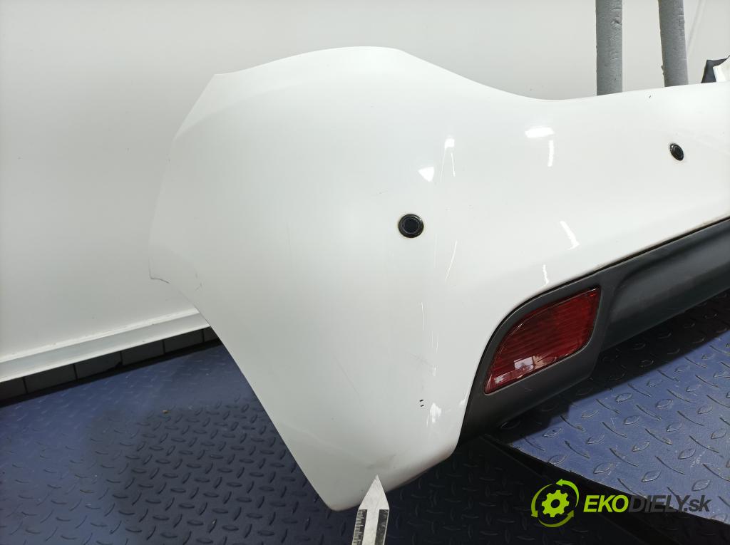 Toyota Yaris 2017 nárazník Zad: 01