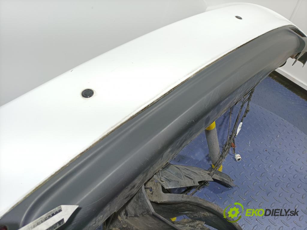 Toyota Yaris 2017 nárazník Zad: 01