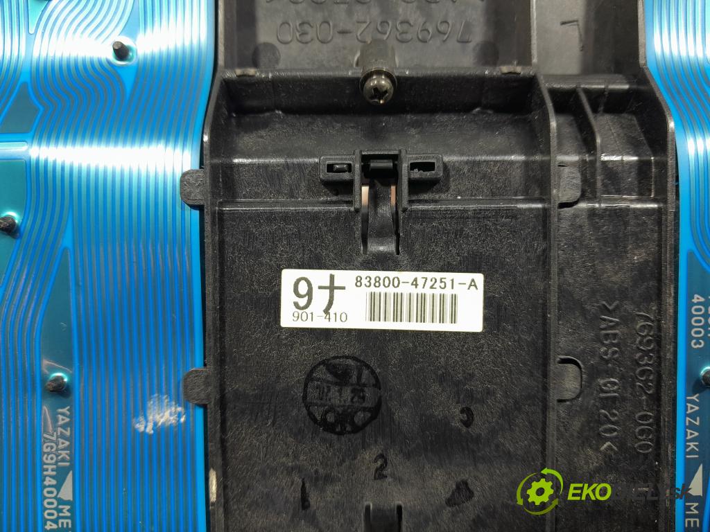 Toyota Prius 2007 prístrojovka/ budíky 83800-47251-A