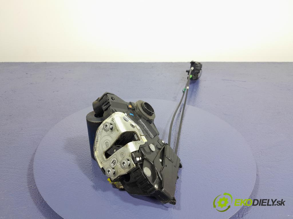 Toyota Prius 2007 zámek dveře před Levý: 01