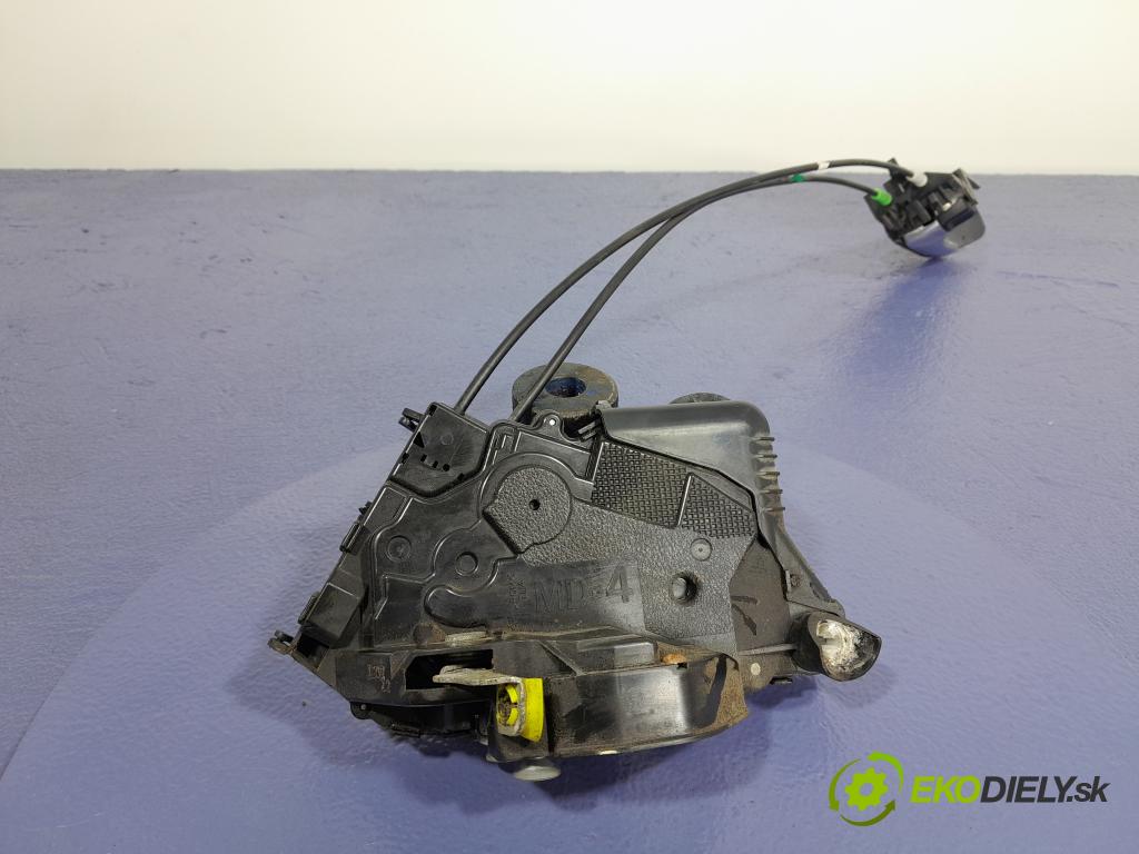 Toyota Prius 2007 zámek dveře před Levý: 01
