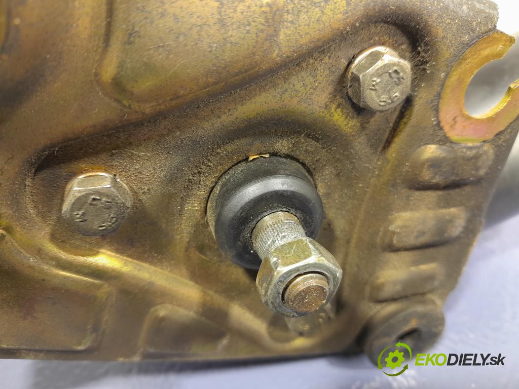 Suzuki Ignis 2003 mechanismus motorek Stěrače: před 01