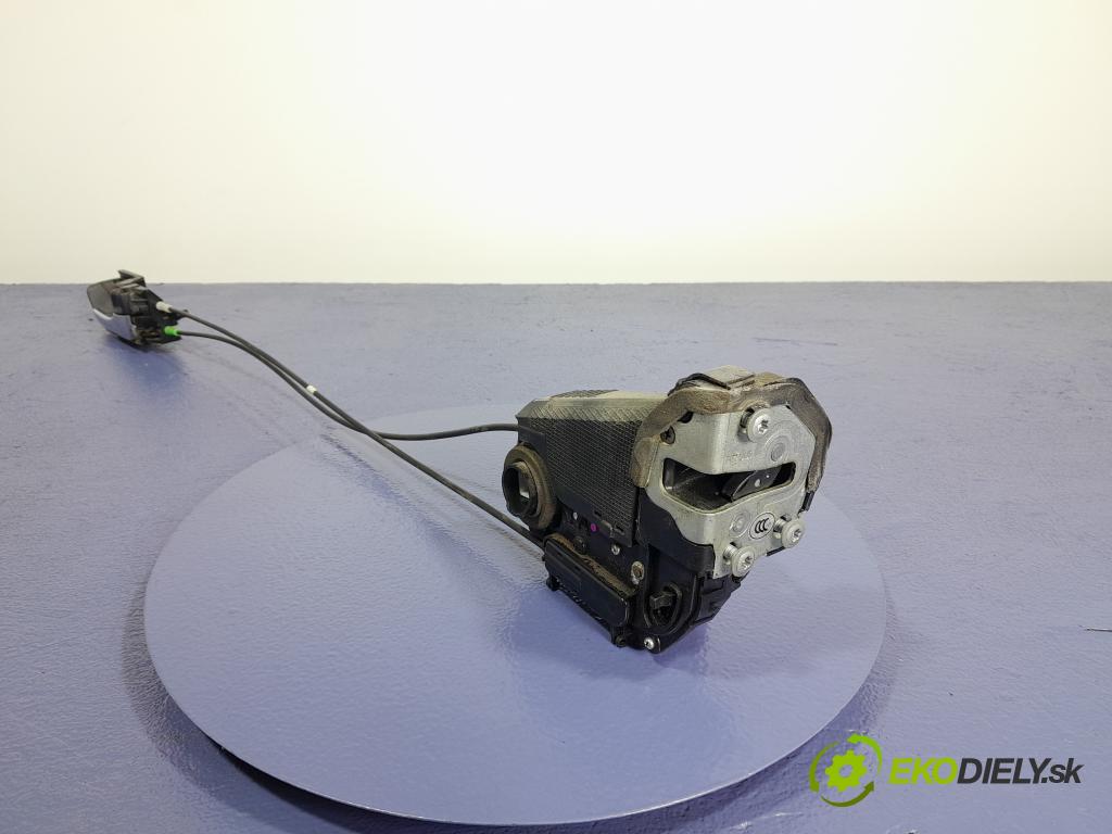 Toyota Prius 2007 zámek dveře Zad: v pravo: 01