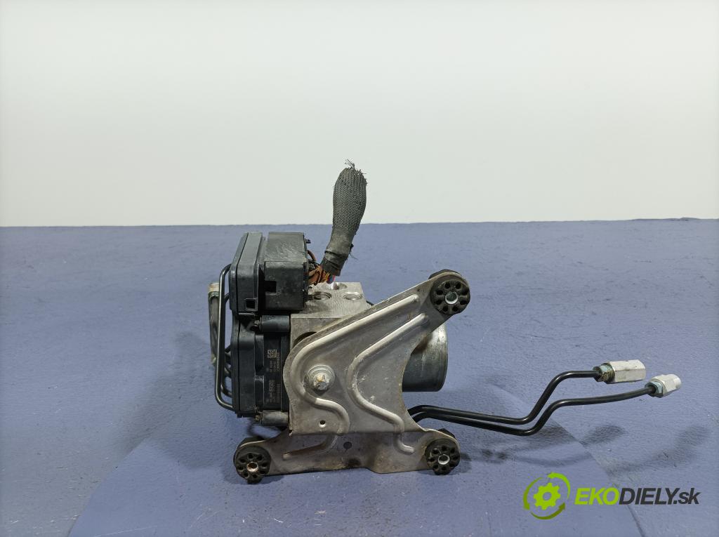 Bmw Seria 5 2012 čerpadlo ABS x 6797670