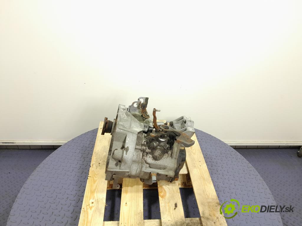 Vw Golf 2005 prevodovka Manualna FXQ