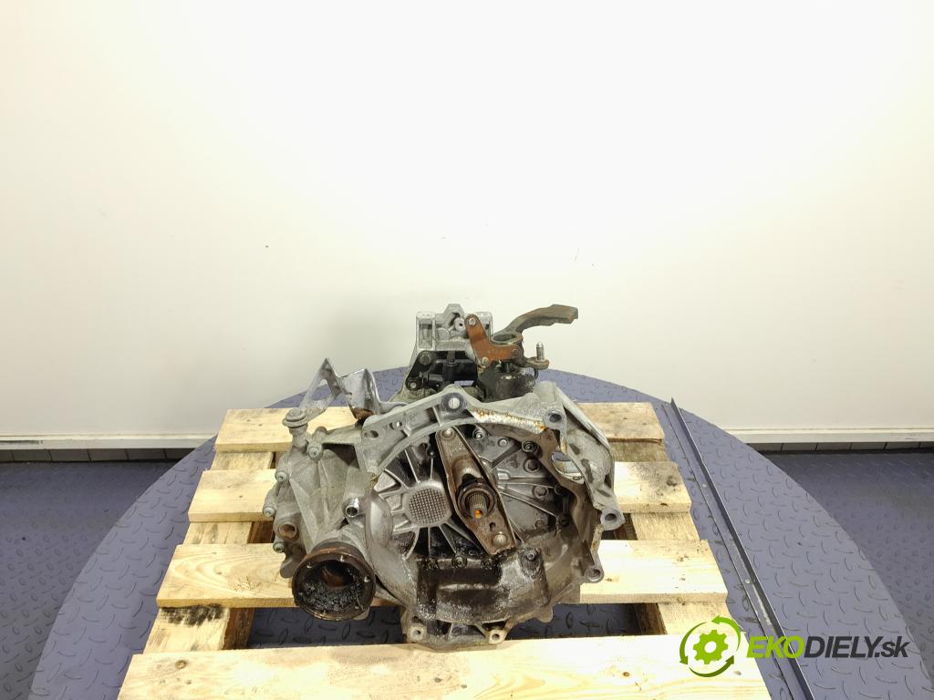 Vw Golf 2005 prevodovka Manualna FXQ
