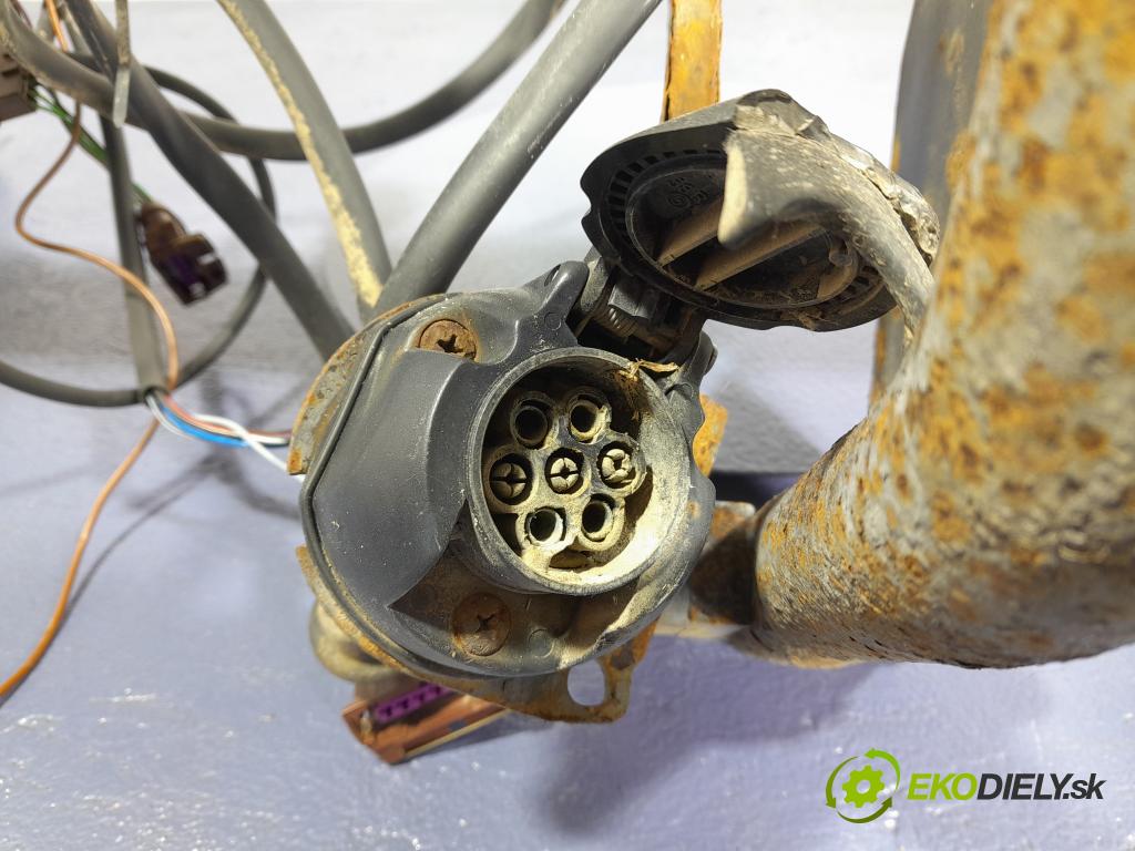 Toyota Avensis 2006 oko Do Přívěsy 5905768177207