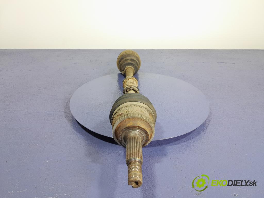 Toyota Avensis 2006 poloos ľavá Predné 01