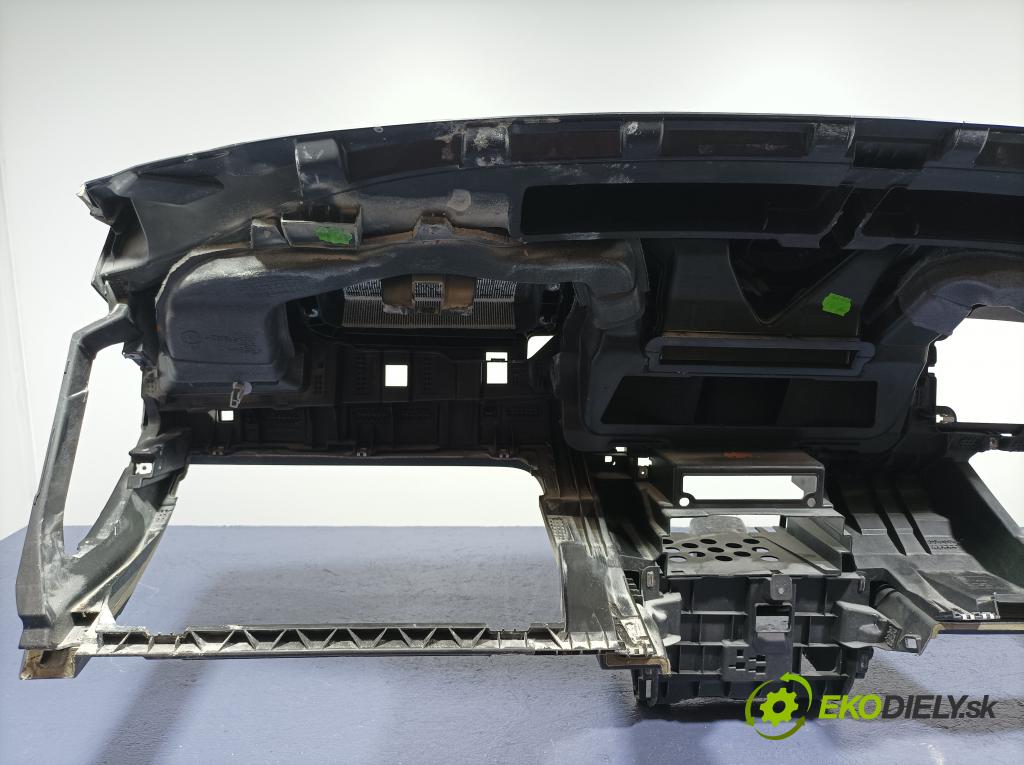 Vw Passat 2015 kokpit,pristrojová doska 01