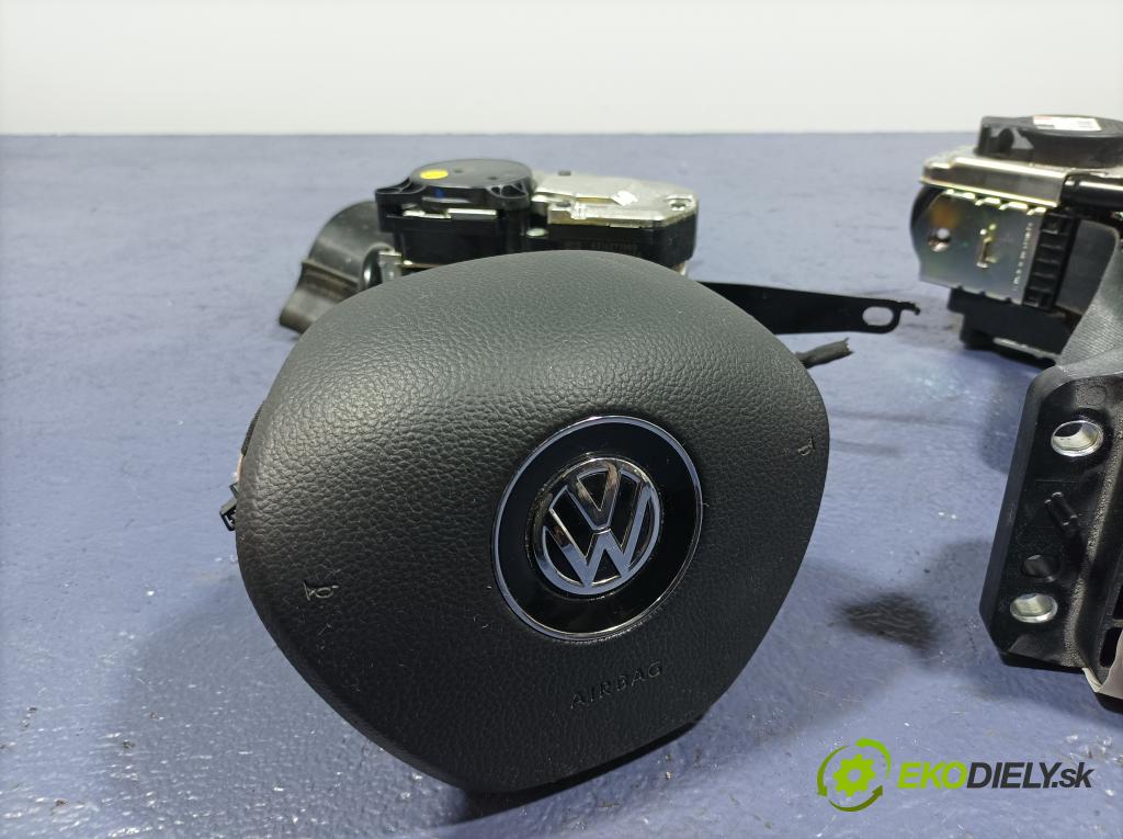 Vw Passat 2015 kokpit,pristrojová doska 01