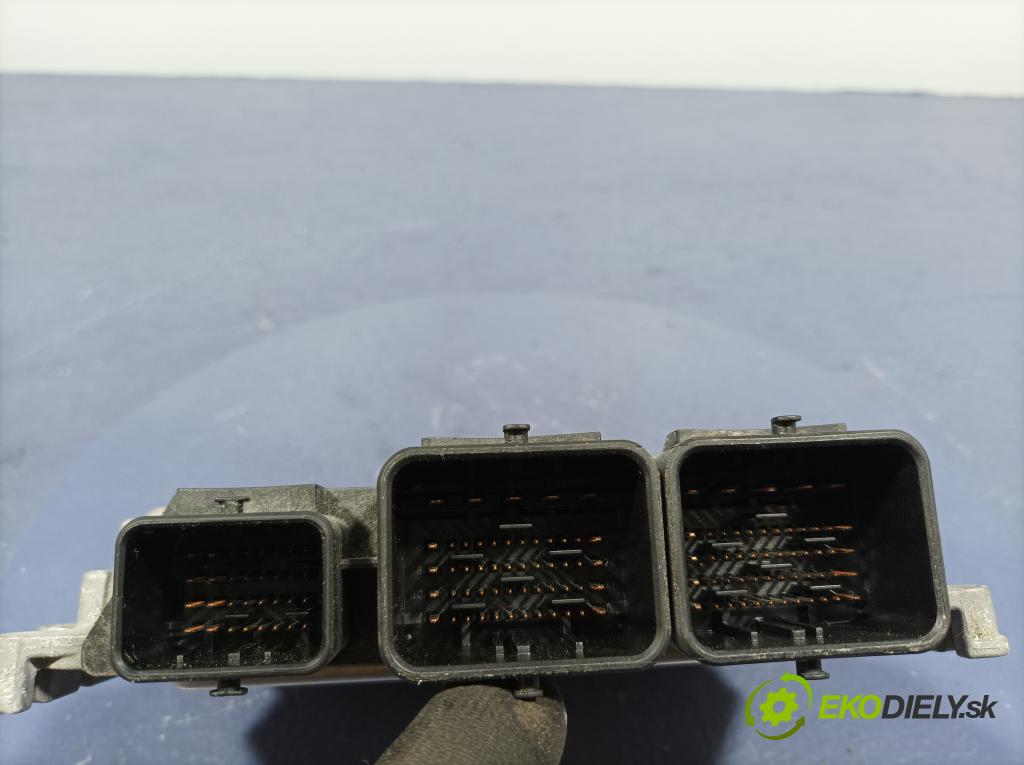 Peugeot 3008 2012 riadiaca jednotka Motor: 9676643580