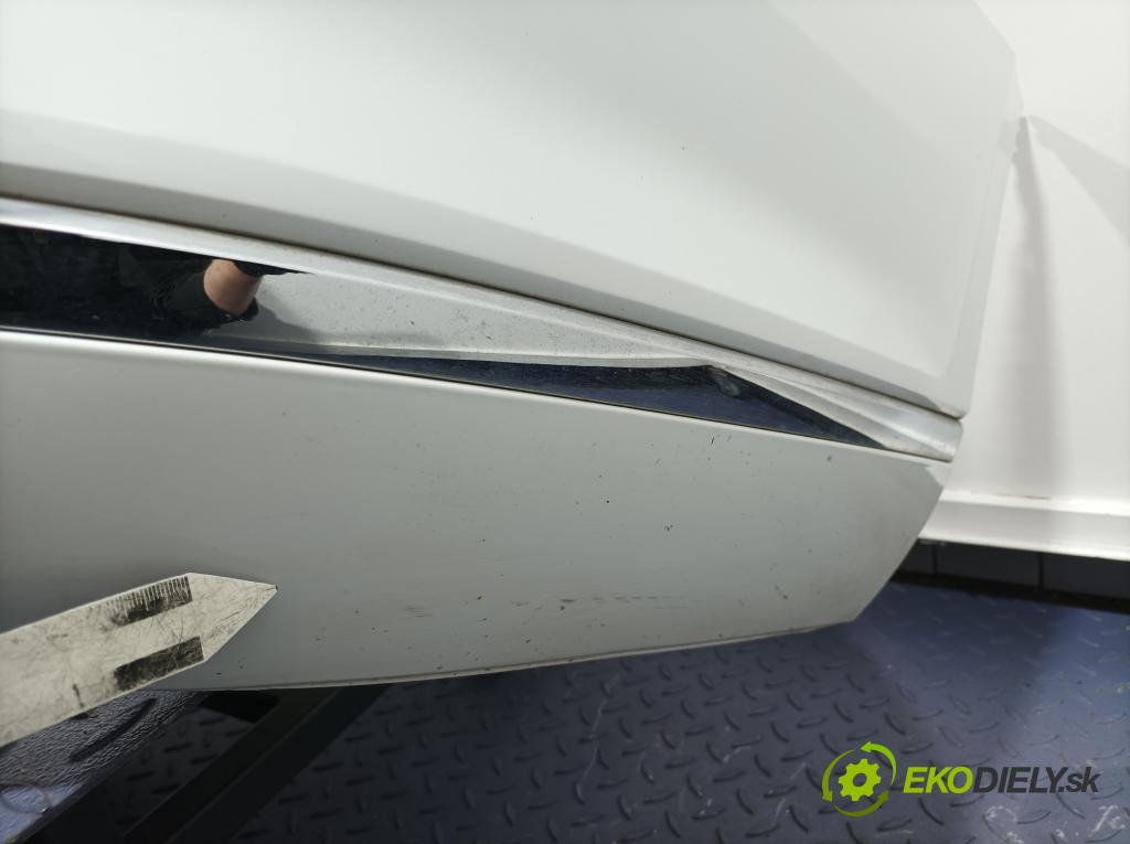 Vw Passat 2015 nárazník Zad: 01