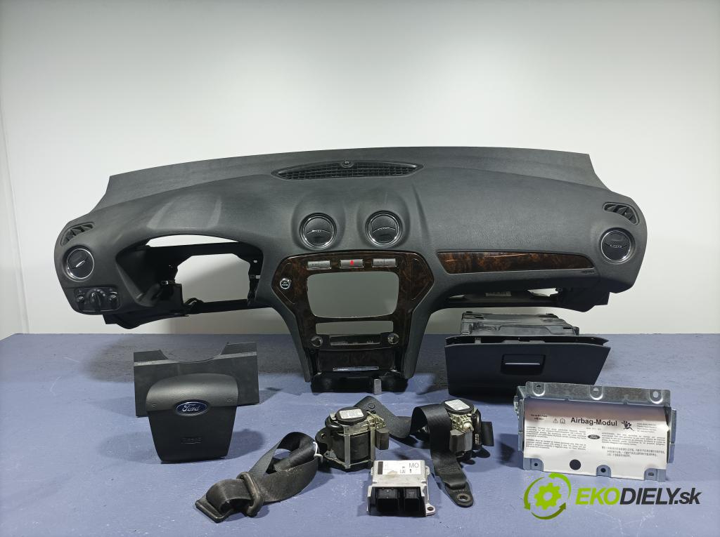 Ford Mondeo 2007 kokpit,pristrojová doska 01