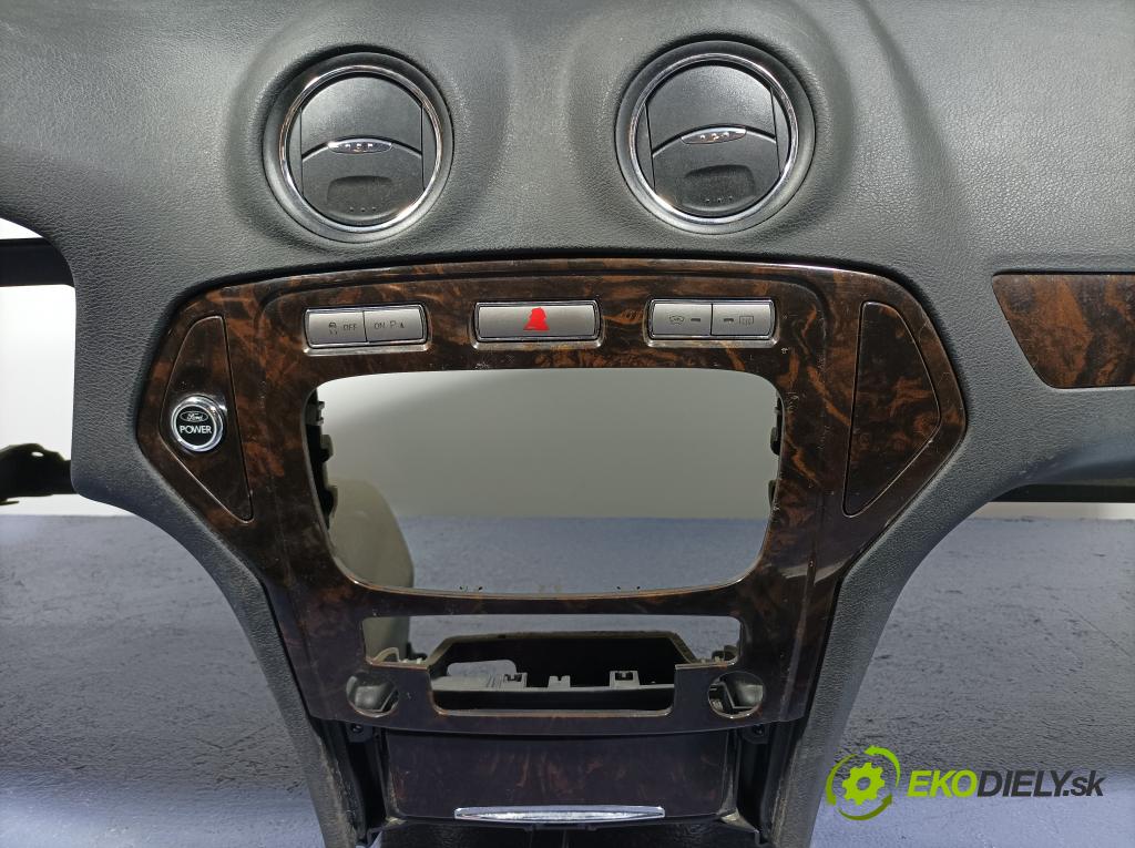 Ford Mondeo 2007 kokpit,pristrojová doska 01