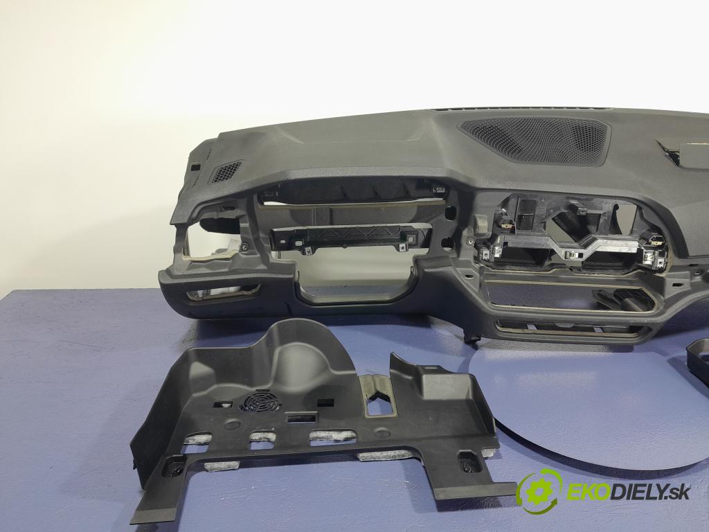 Bmw Seria 3 2019 kokpit,přistrojova deska 01