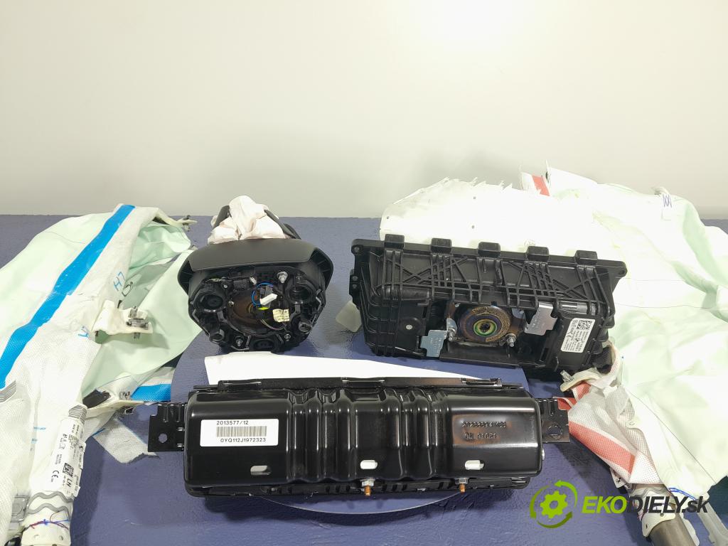 Bmw Seria 3 2019 kokpit,přistrojova deska 01