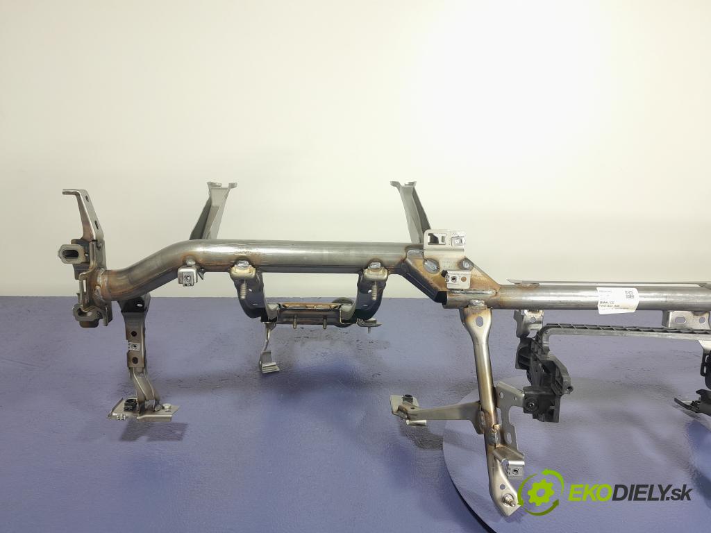 Bmw Seria 3 2019 kokpit,pristrojová doska 6804040