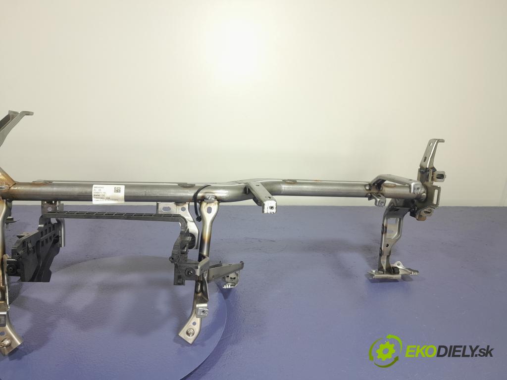Bmw Seria 3 2019 kokpit,pristrojová doska 6804040