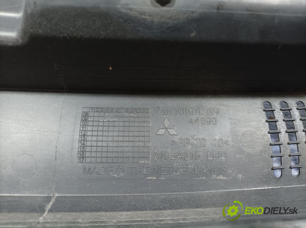 Mitsubishi Colt 2009 torpédo 7405A315