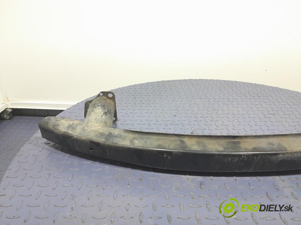 Vw Passat 2000 výztuha narazník před 01