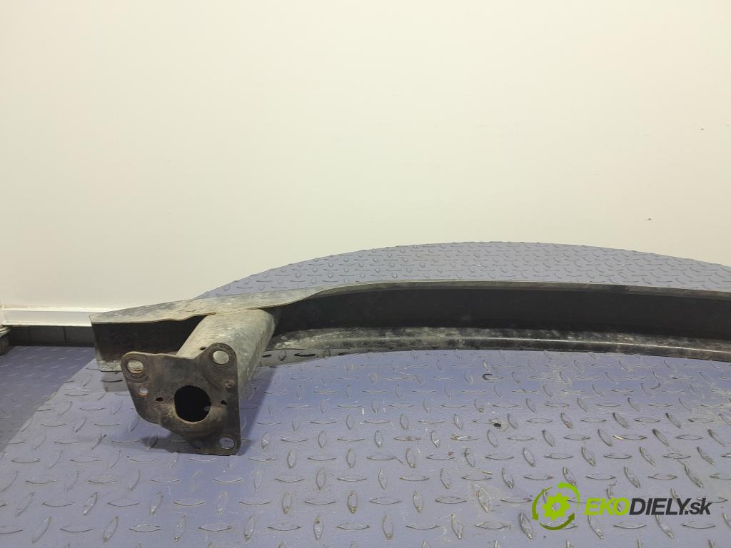 Vw Passat 2000 výztuha narazník před 01