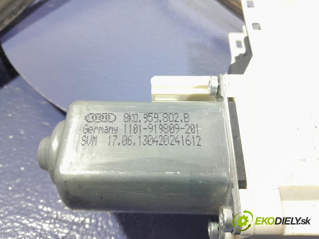 Audi A7 2013 mechanismus stahování Sklenka: před v pravo: 4G8837462A