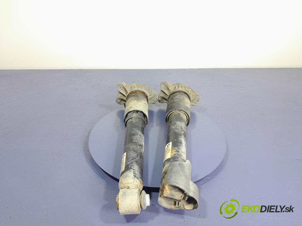 Bmw Seria 5 2010 tlmič zad Vľavo.: 6784114
