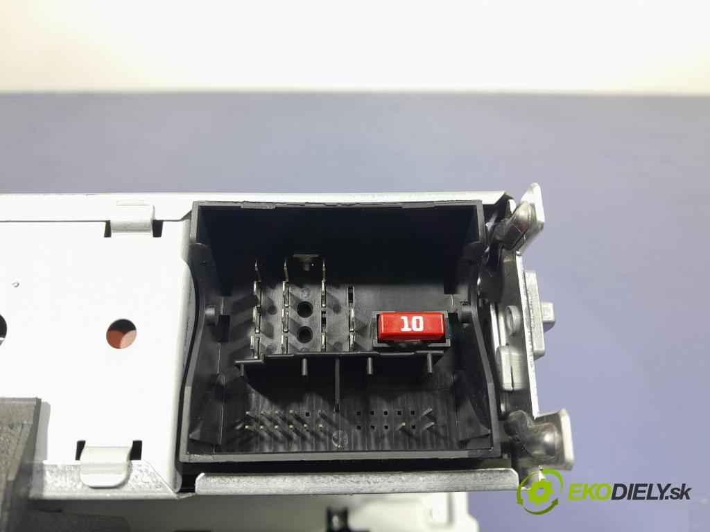 Vw Polo 2010 Radio I Navigácia: 5M0035156C