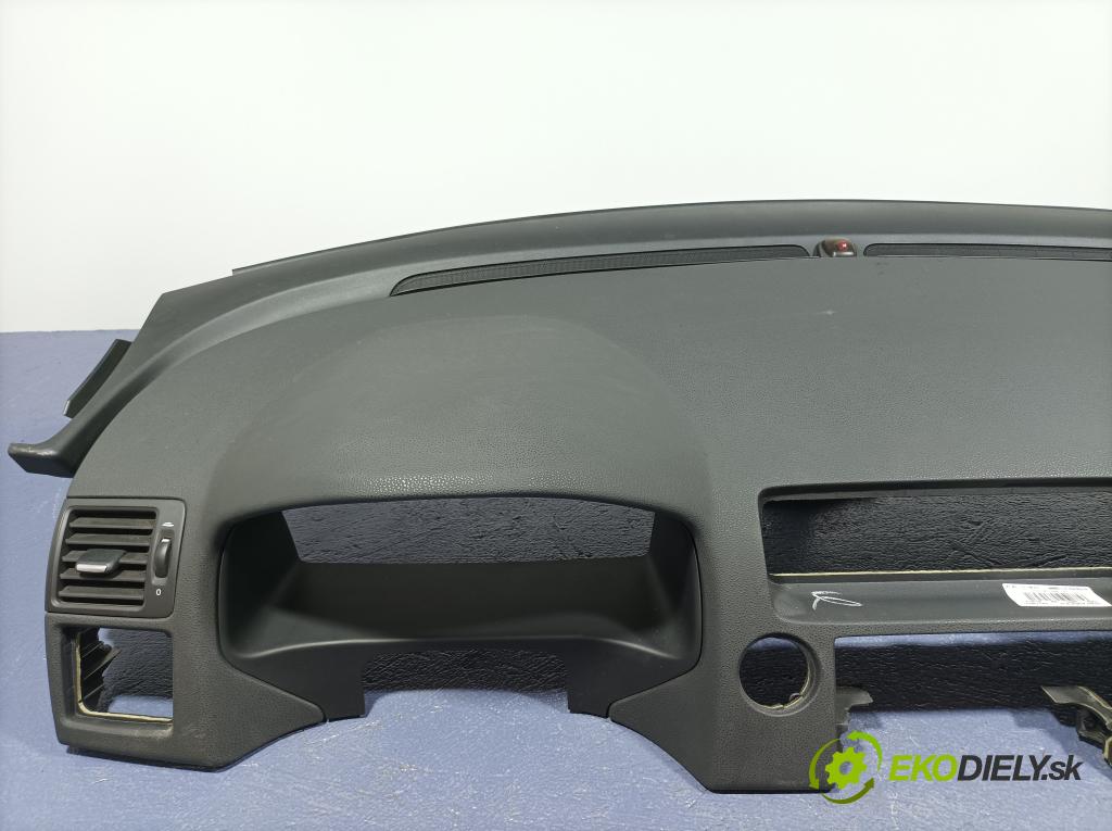 Volvo S40/V40 2011 kokpit,pristrojová doska 8623347