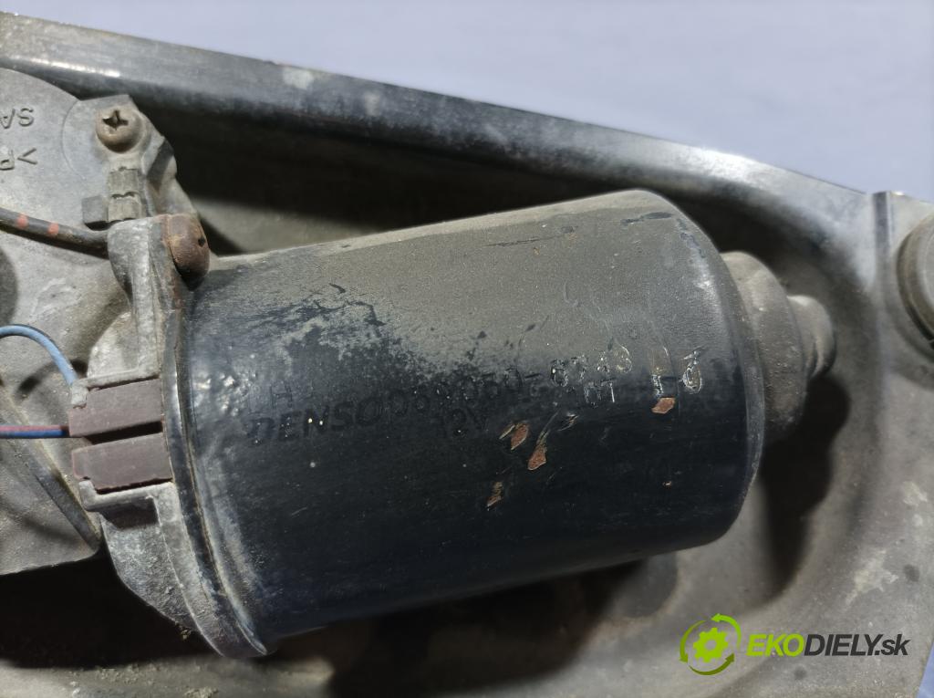 Suzuki Vitara 1999 mechanismus motorek Stěrače: před 01