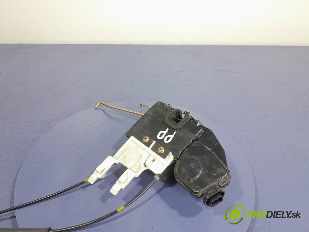 Hyundai Santa Fe 2005 zámek dveře před v pravo: 01
