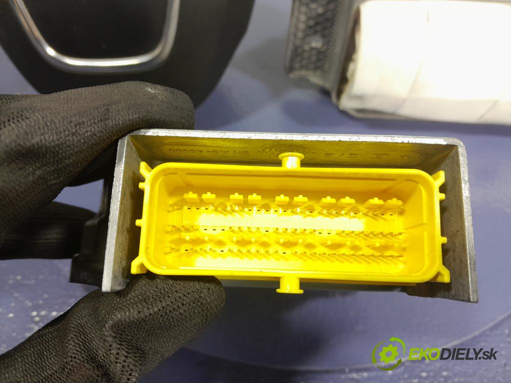 Audi A6 2007 kokpit,pristrojová doska 4F1857003A