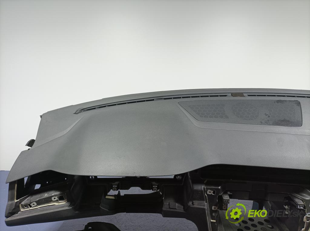 Vw Passat 2017 kokpit,pristrojová doska 01