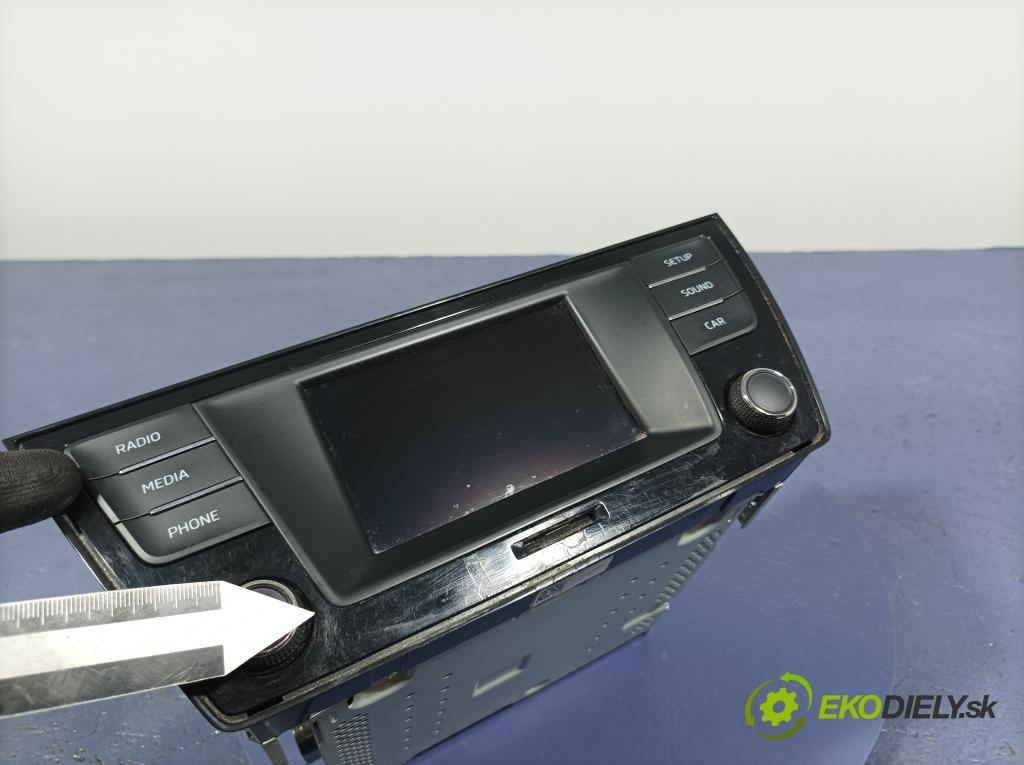 Skoda Fabia 2016 Radio I Navigácia: 6V0035869D