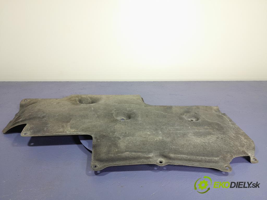 Volvo V60 2013 kryt Plast: podvozek: 31202720