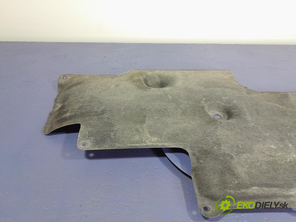 Volvo V60 2013 kryt Plast: podvozek: 31202720