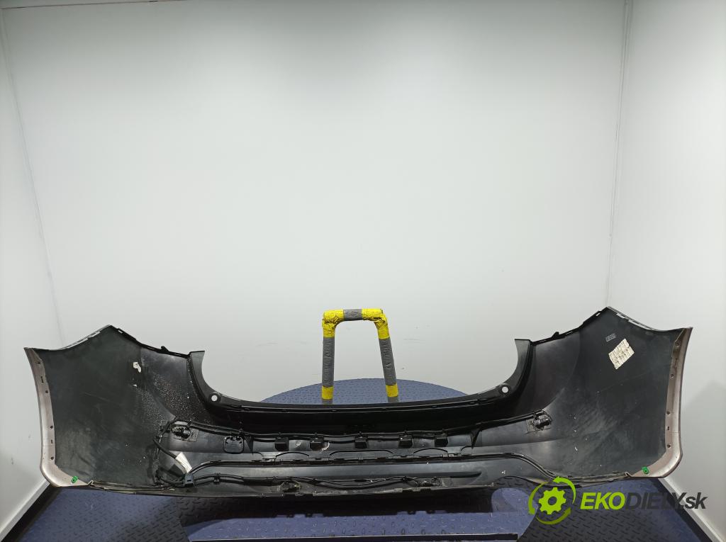 Volvo V60 2013 nárazník Zad: 01