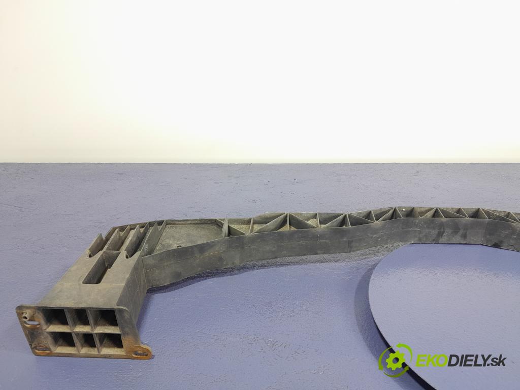 Citroen C4 2005 výztuha narazník před 9646895580
