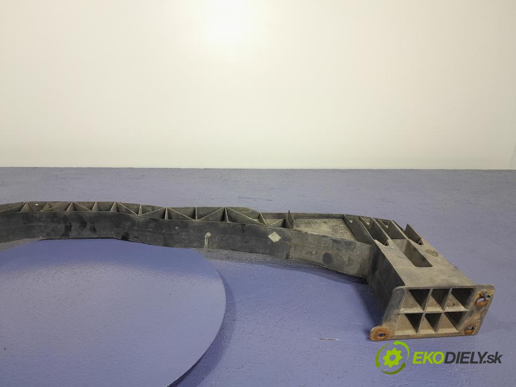 Citroen C4 2005 výztuha narazník před 9646895580