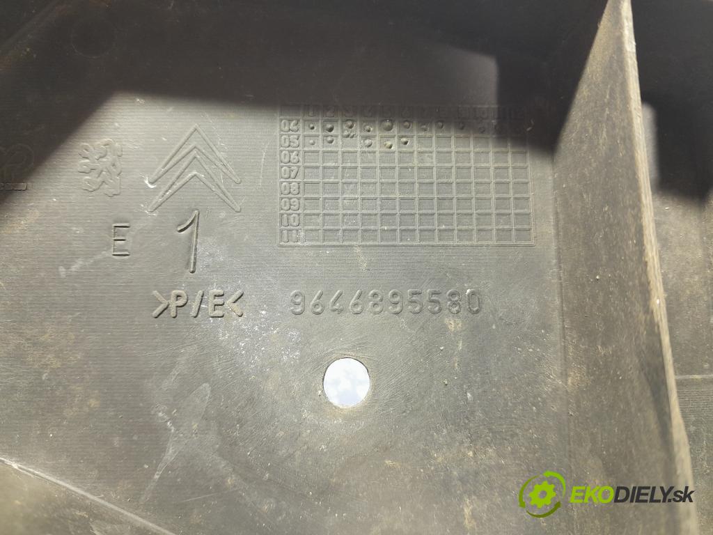 Citroen C4 2005 výztuha narazník před 9646895580