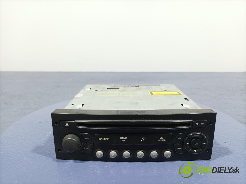 Citroen C4 2005 Radio I Navigácia: 01
