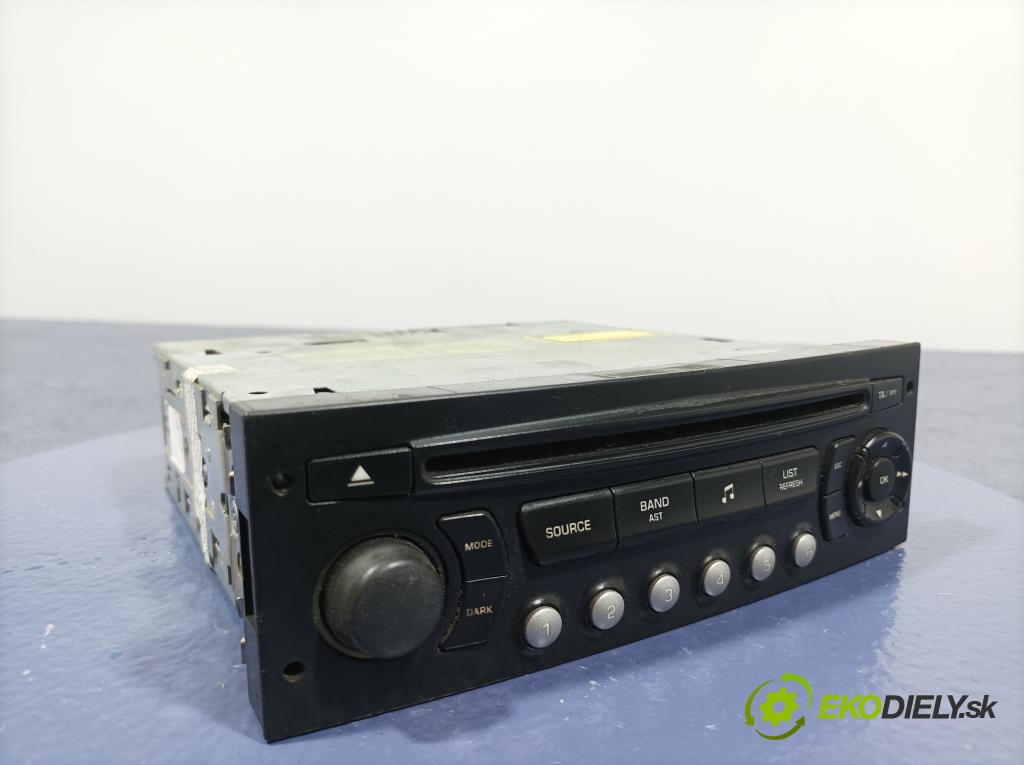 Citroen C4 2005 Radio I Navigácia: 01