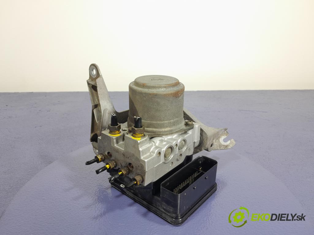 Honda Accord 2003 čerpadlo ABS x 01